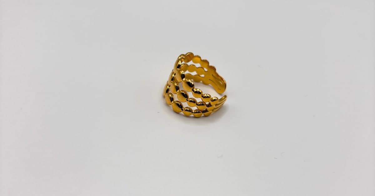 Bijou personnalisé : gravure, pierre de naissance, initiale — le guide complet